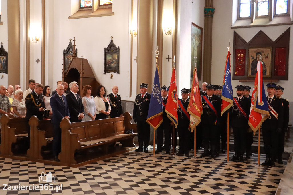 Fotorelacja I: Powiatowe Obchody Święta Wojska Polskiego w Porębie