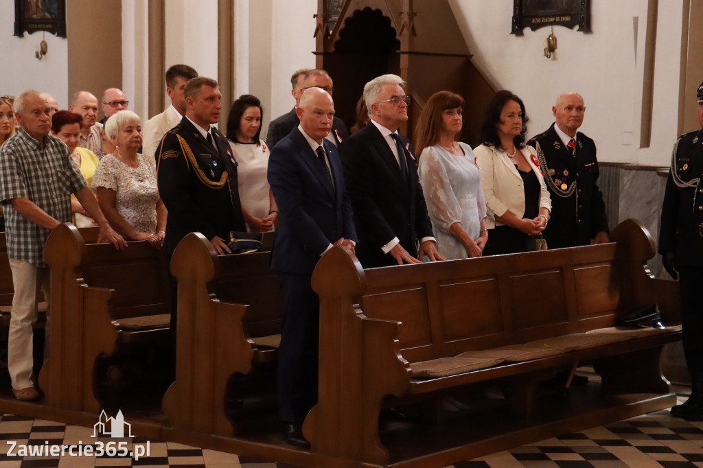 Fotorelacja I: Powiatowe Obchody Święta Wojska Polskiego w Porębie