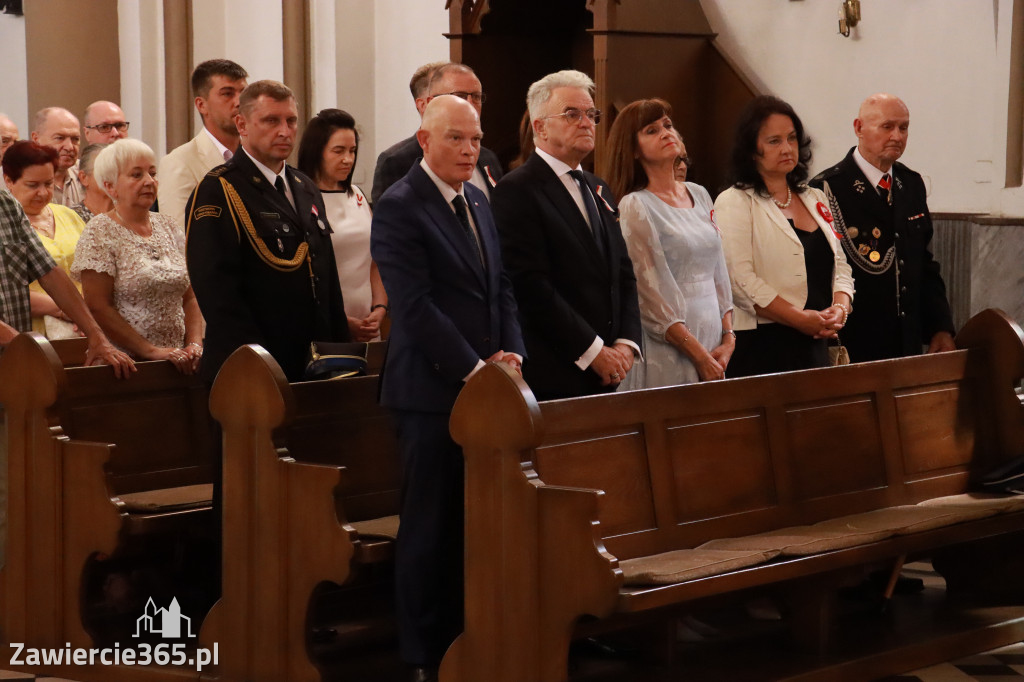 Fotorelacja I: Powiatowe Obchody Święta Wojska Polskiego w Porębie