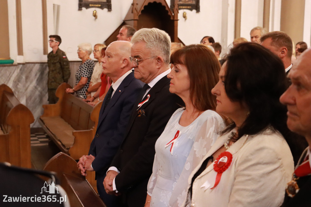 Fotorelacja I: Powiatowe Obchody Święta Wojska Polskiego w Porębie