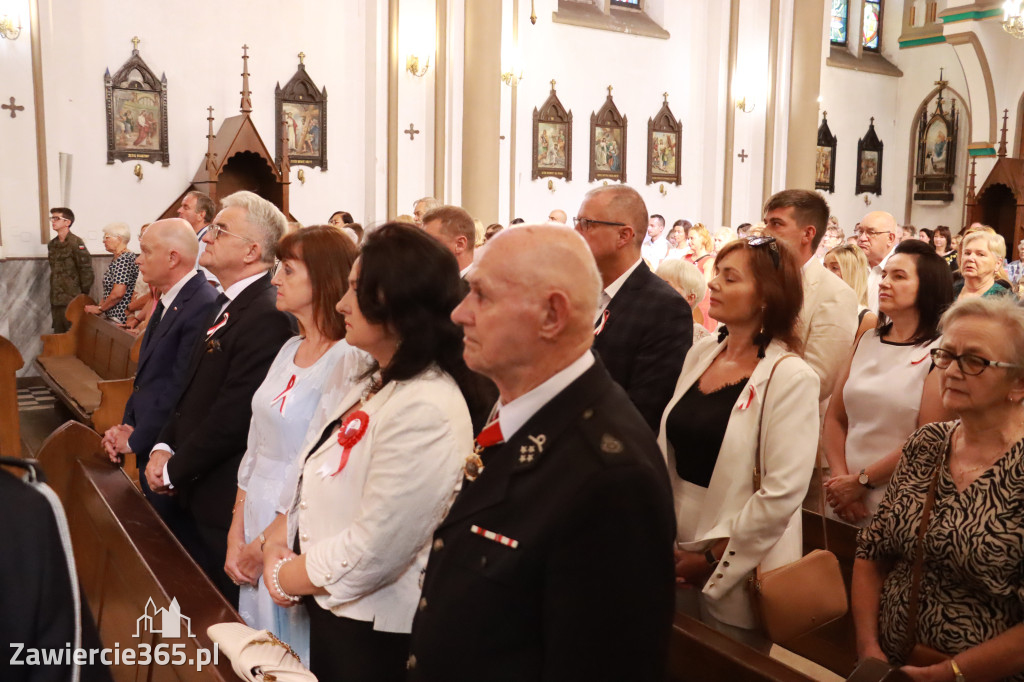 Fotorelacja I: Powiatowe Obchody Święta Wojska Polskiego w Porębie