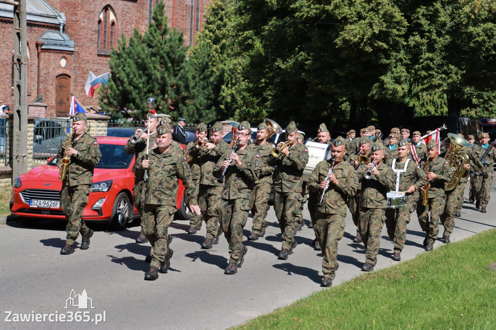 Fotorelacja I: Powiatowe Obchody Święta Wojska Polskiego w Porębie