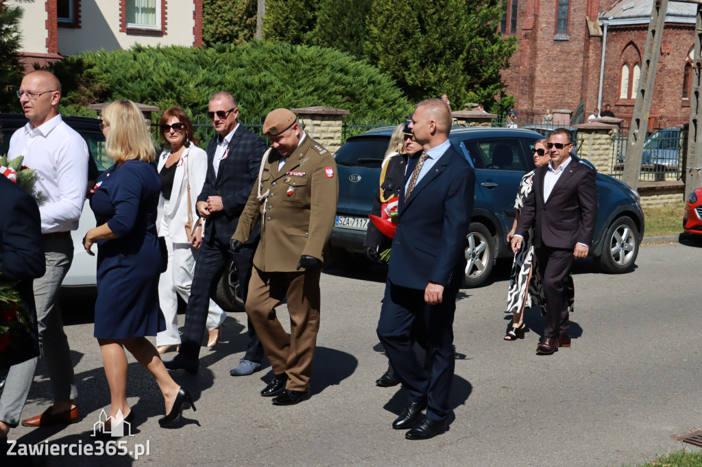 Fotorelacja I: Powiatowe Obchody Święta Wojska Polskiego w Porębie