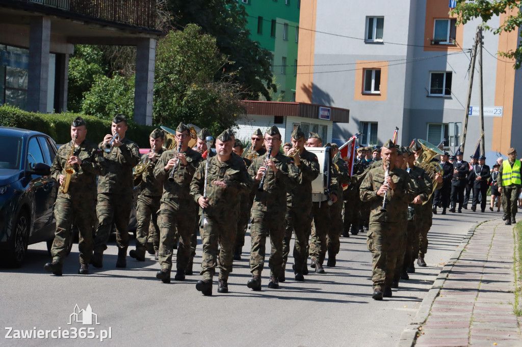 Fotorelacja I: Powiatowe Obchody Święta Wojska Polskiego w Porębie