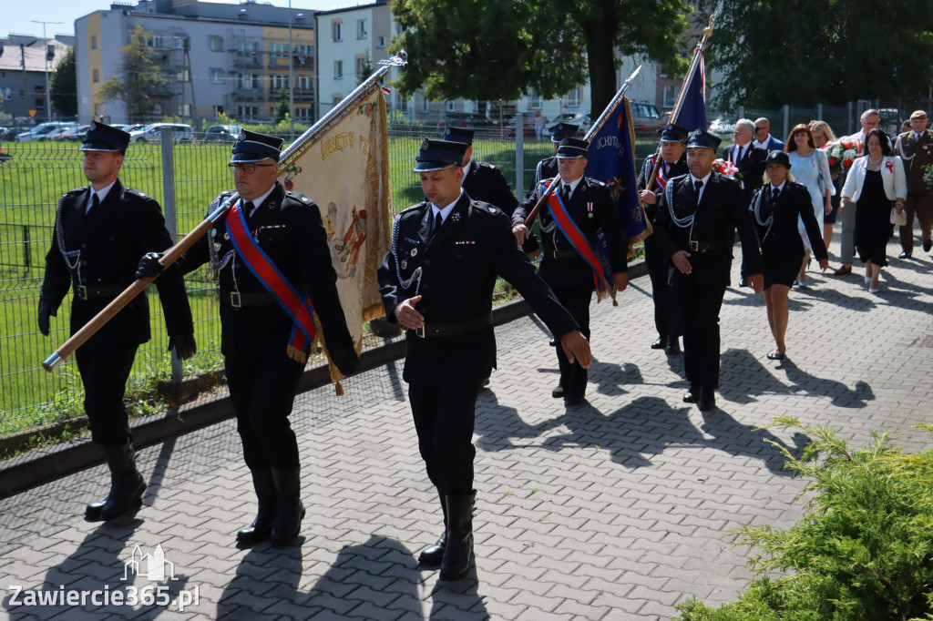 Fotorelacja I: Powiatowe Obchody Święta Wojska Polskiego w Porębie
