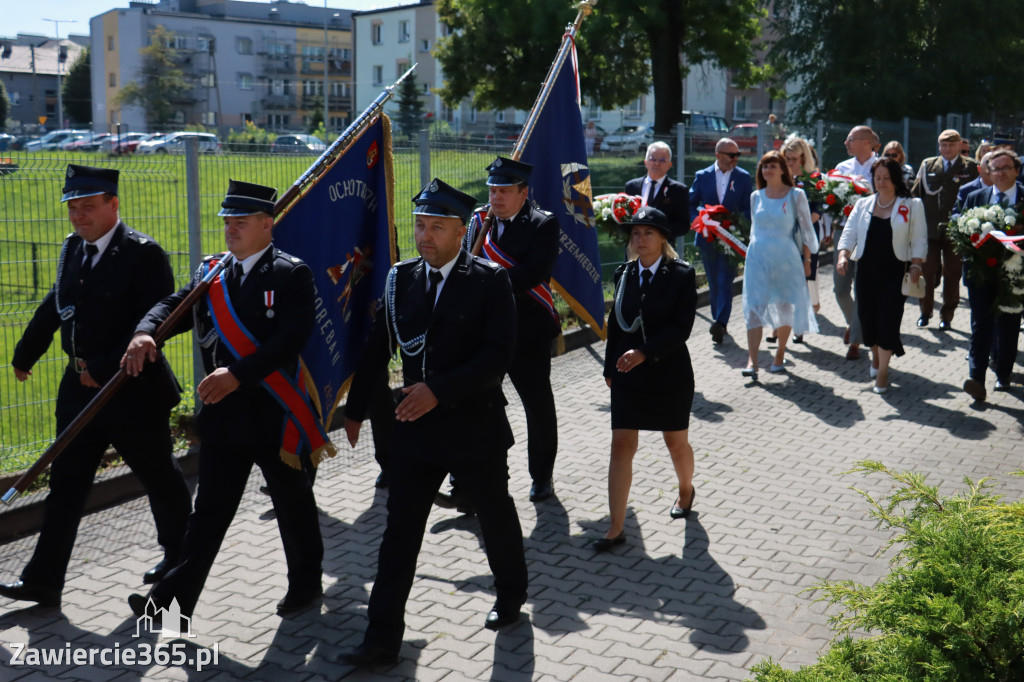 Fotorelacja I: Powiatowe Obchody Święta Wojska Polskiego w Porębie