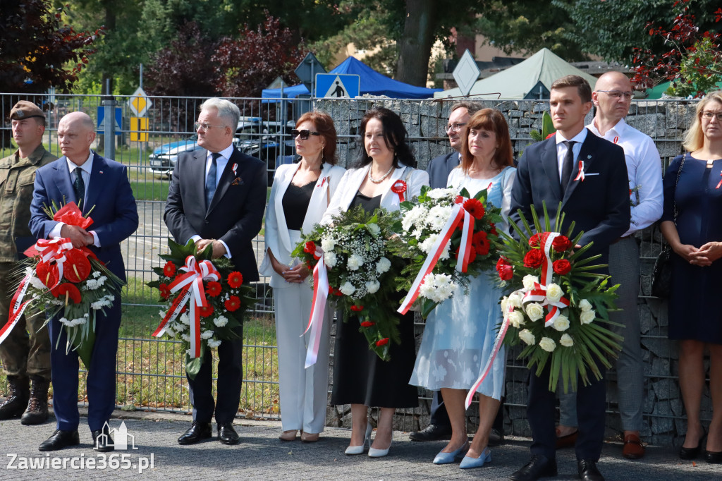 Fotorelacja I: Powiatowe Obchody Święta Wojska Polskiego w Porębie