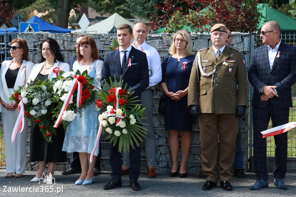 Fotorelacja I: Powiatowe Obchody Święta Wojska Polskiego w Porębie