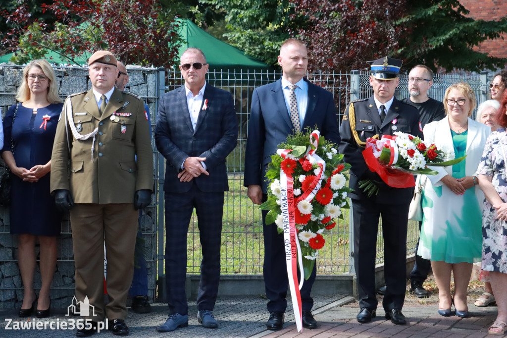 Fotorelacja I: Powiatowe Obchody Święta Wojska Polskiego w Porębie