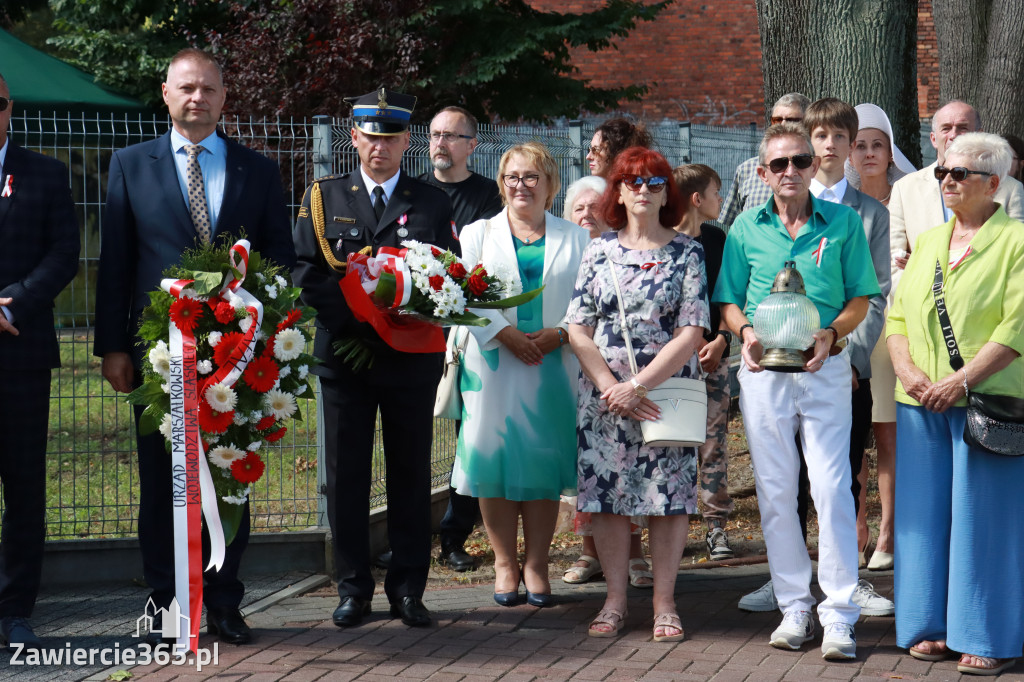 Fotorelacja I: Powiatowe Obchody Święta Wojska Polskiego w Porębie