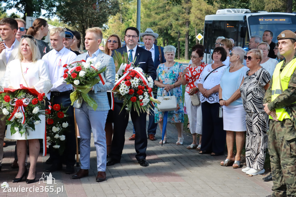 Fotorelacja I: Powiatowe Obchody Święta Wojska Polskiego w Porębie