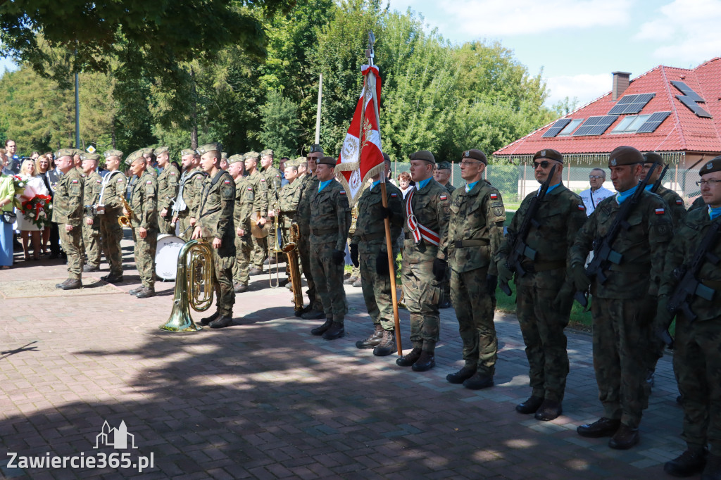 Fotorelacja I: Powiatowe Obchody Święta Wojska Polskiego w Porębie
