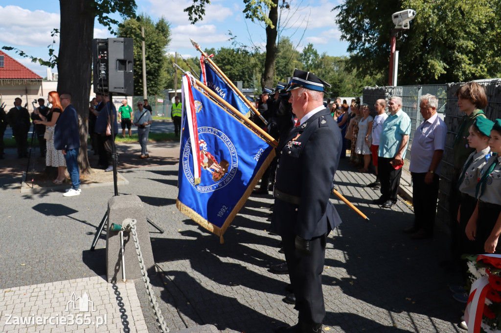 Fotorelacja I: Powiatowe Obchody Święta Wojska Polskiego w Porębie