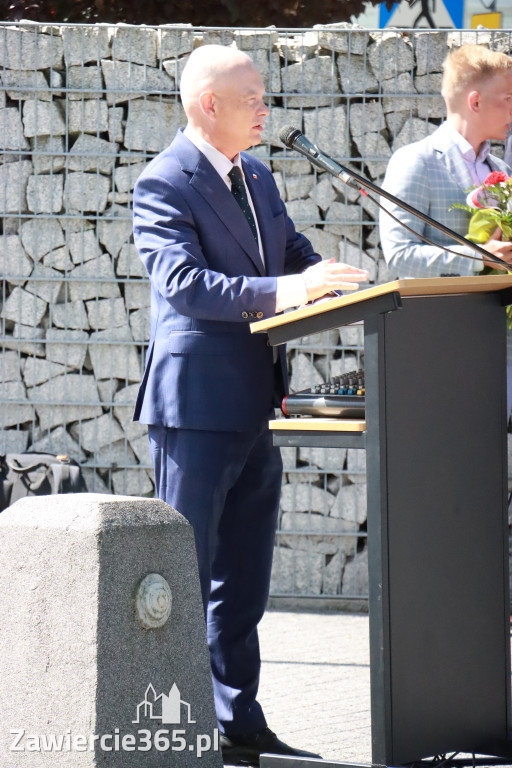 Fotorelacja I: Powiatowe Obchody Święta Wojska Polskiego w Porębie