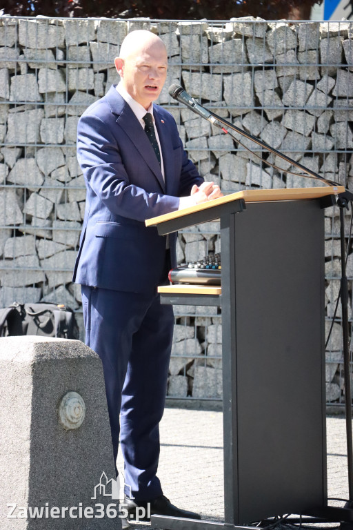 Fotorelacja I: Powiatowe Obchody Święta Wojska Polskiego w Porębie