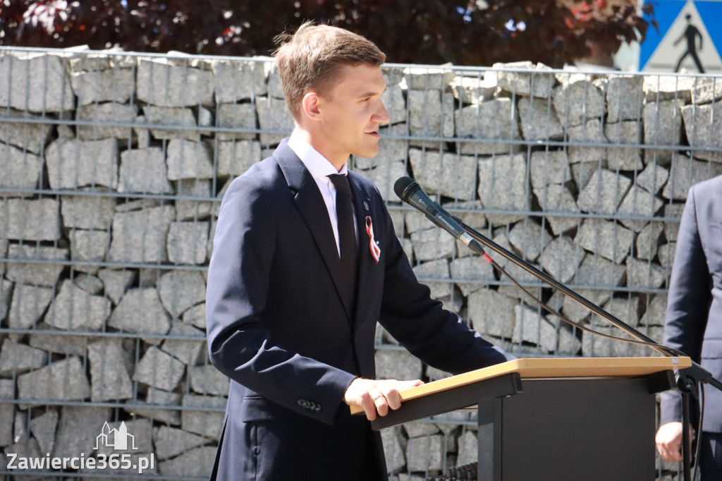 Fotorelacja I: Powiatowe Obchody Święta Wojska Polskiego w Porębie