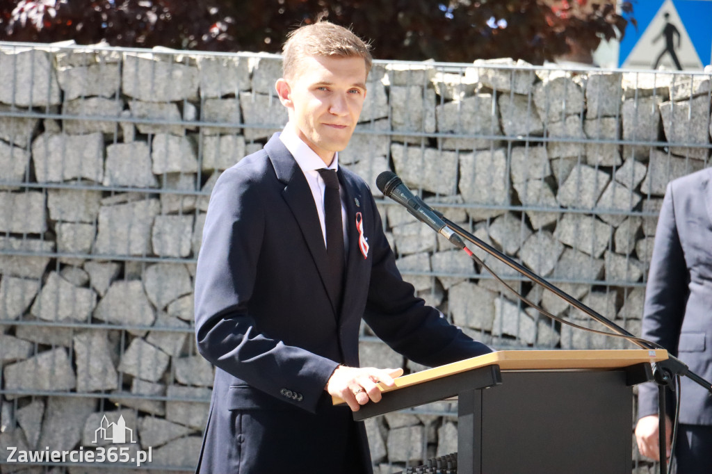 Fotorelacja I: Powiatowe Obchody Święta Wojska Polskiego w Porębie