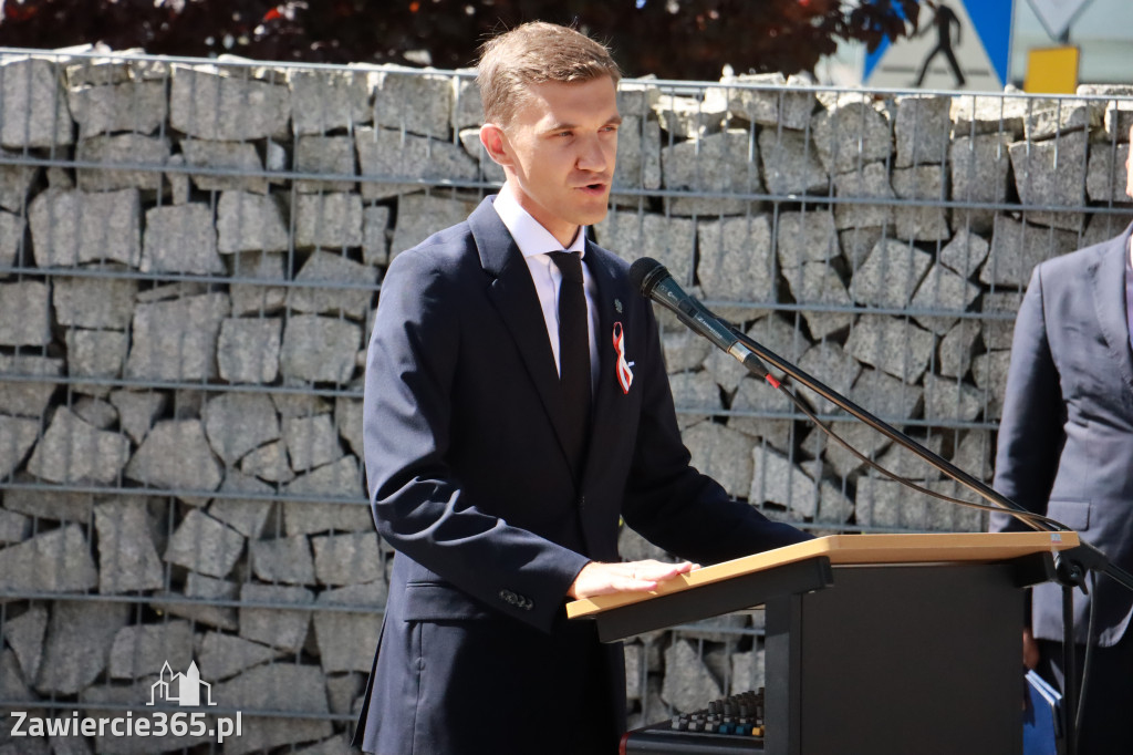 Fotorelacja I: Powiatowe Obchody Święta Wojska Polskiego w Porębie