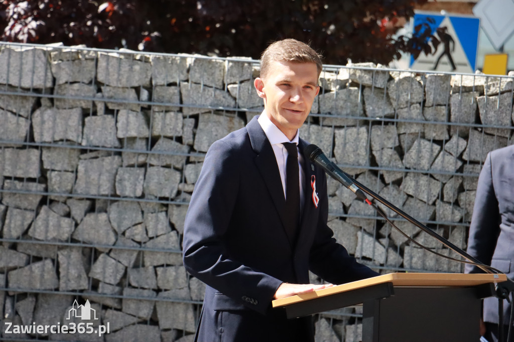 Fotorelacja I: Powiatowe Obchody Święta Wojska Polskiego w Porębie