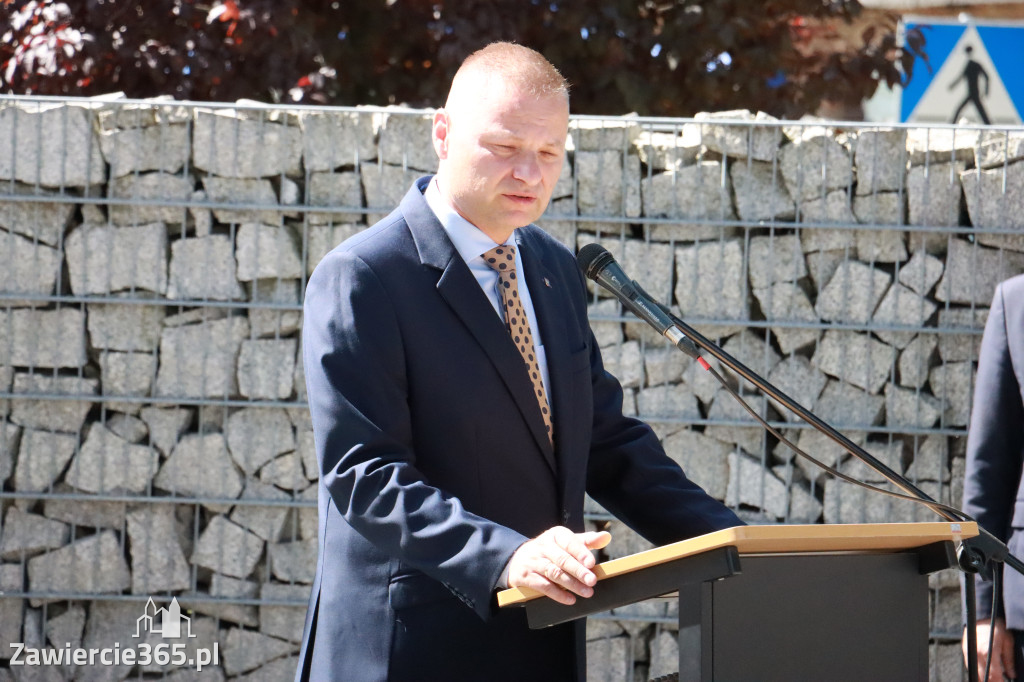 Fotorelacja I: Powiatowe Obchody Święta Wojska Polskiego w Porębie