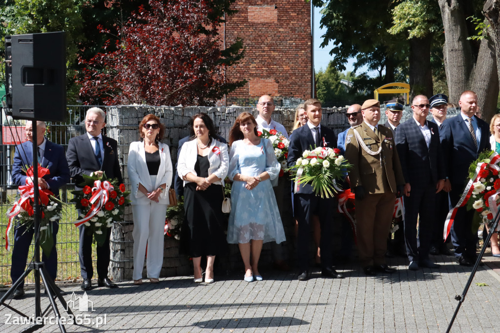Fotorelacja I: Powiatowe Obchody Święta Wojska Polskiego w Porębie