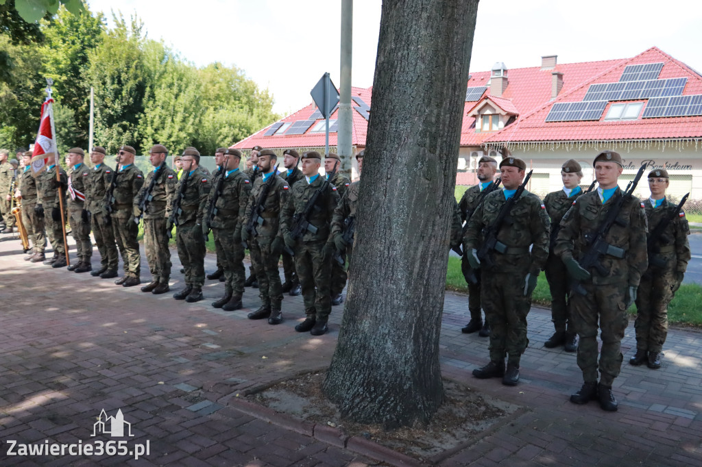 Fotorelacja I: Powiatowe Obchody Święta Wojska Polskiego w Porębie