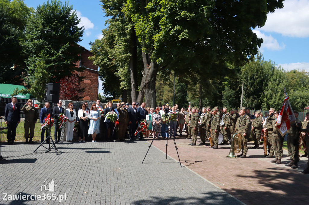 Fotorelacja I: Powiatowe Obchody Święta Wojska Polskiego w Porębie