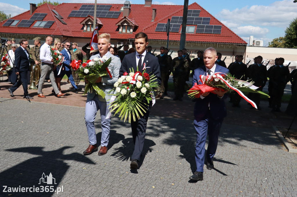 Fotorelacja I: Powiatowe Obchody Święta Wojska Polskiego w Porębie