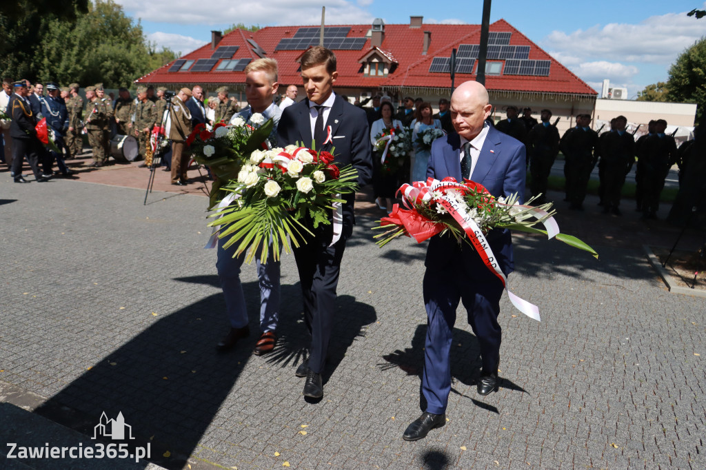 Fotorelacja I: Powiatowe Obchody Święta Wojska Polskiego w Porębie