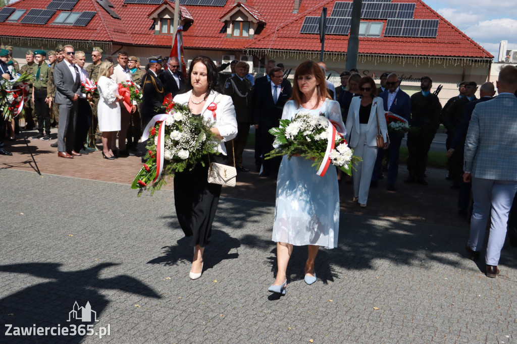 Fotorelacja I: Powiatowe Obchody Święta Wojska Polskiego w Porębie