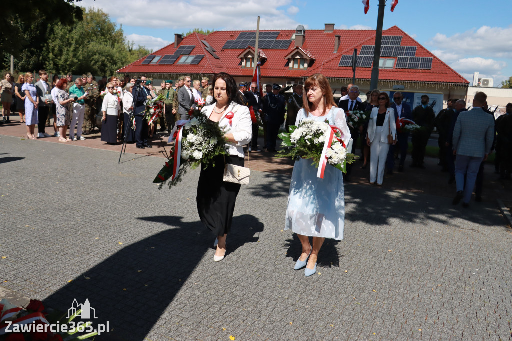 Fotorelacja I: Powiatowe Obchody Święta Wojska Polskiego w Porębie