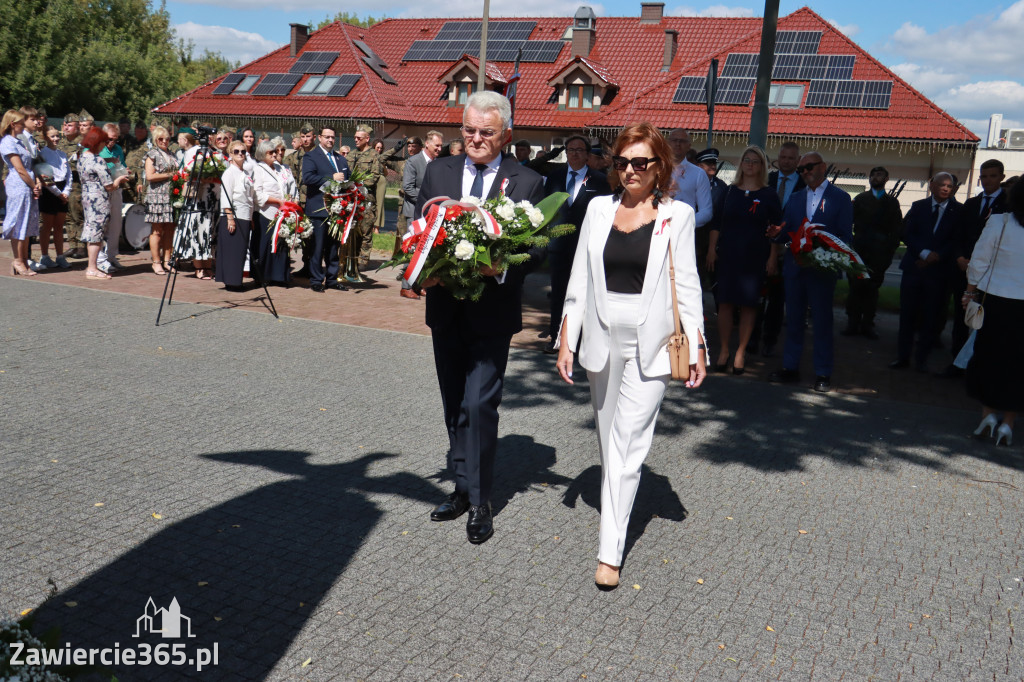 Fotorelacja I: Powiatowe Obchody Święta Wojska Polskiego w Porębie