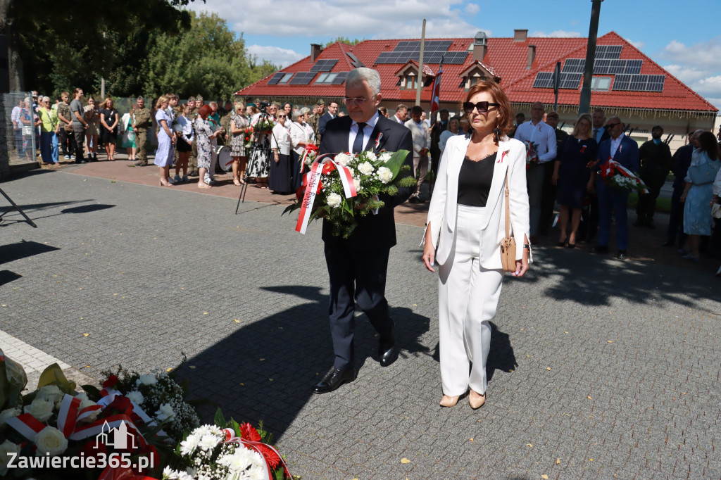 Fotorelacja I: Powiatowe Obchody Święta Wojska Polskiego w Porębie