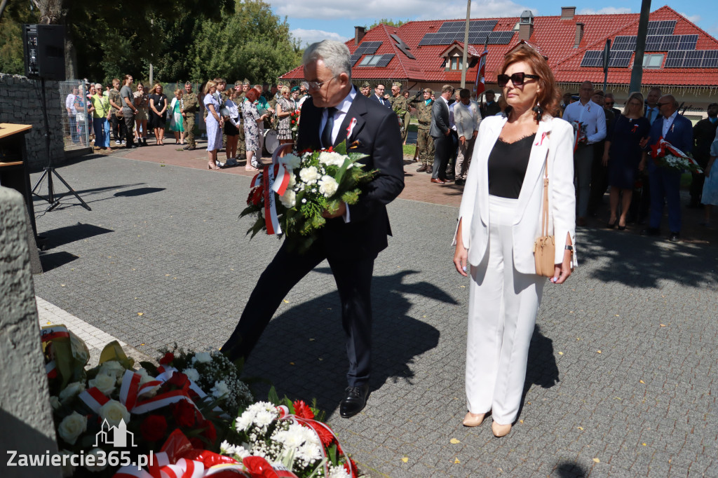 Fotorelacja I: Powiatowe Obchody Święta Wojska Polskiego w Porębie
