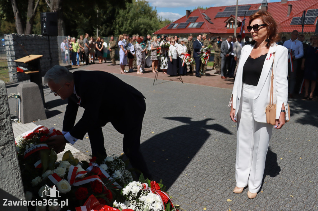 Fotorelacja I: Powiatowe Obchody Święta Wojska Polskiego w Porębie