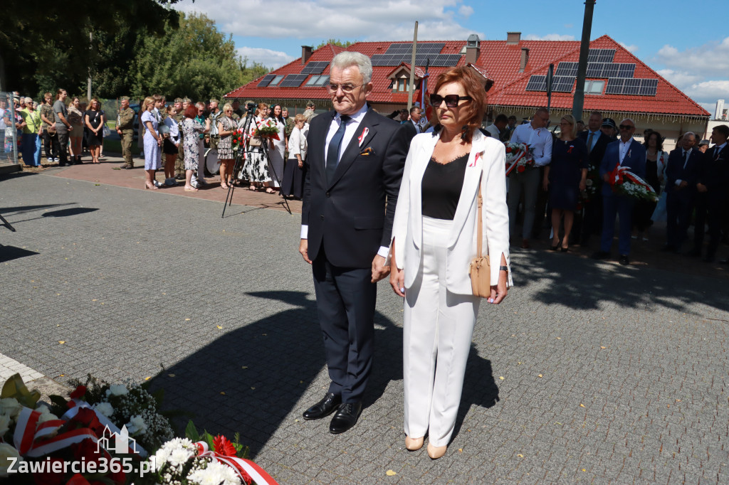 Fotorelacja I: Powiatowe Obchody Święta Wojska Polskiego w Porębie