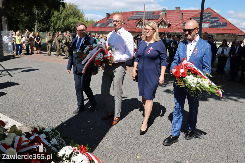 Fotorelacja I: Powiatowe Obchody Święta Wojska Polskiego w Porębie