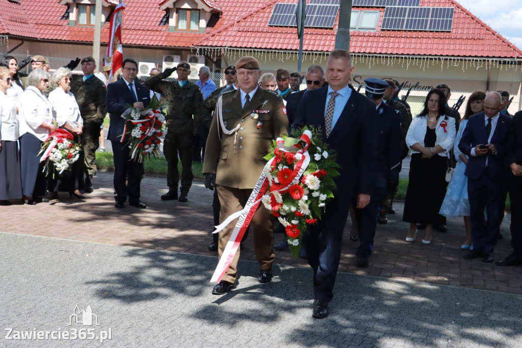 Fotorelacja I: Powiatowe Obchody Święta Wojska Polskiego w Porębie
