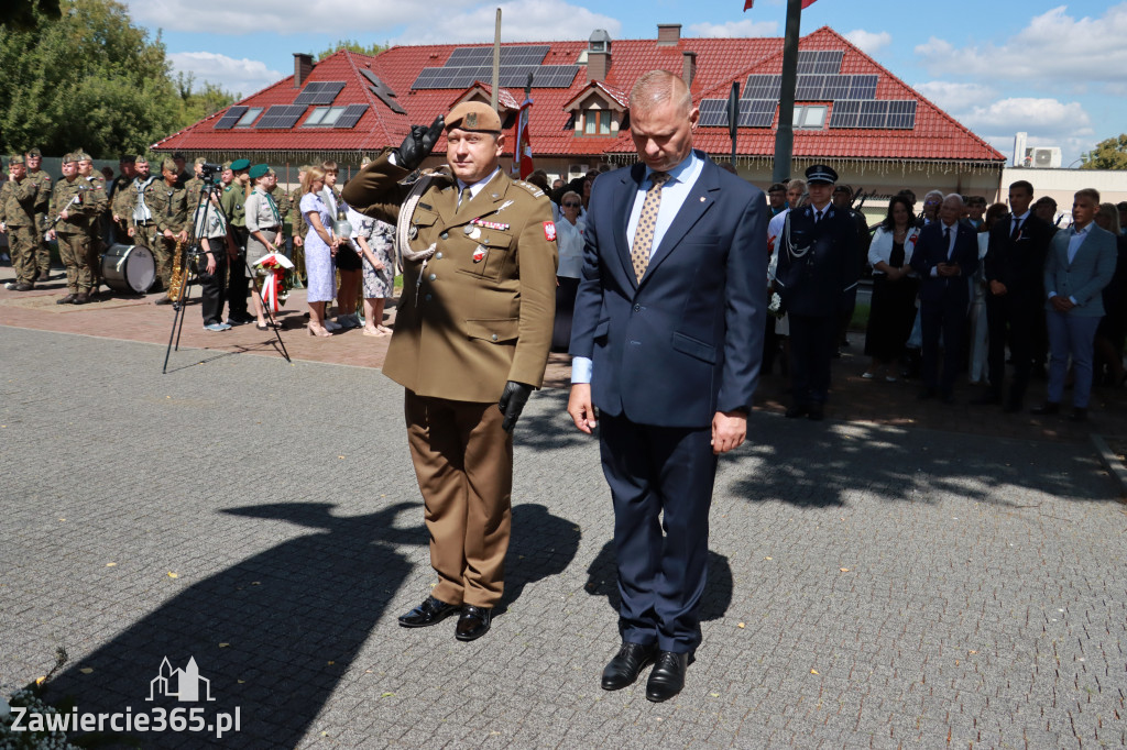 Fotorelacja I: Powiatowe Obchody Święta Wojska Polskiego w Porębie