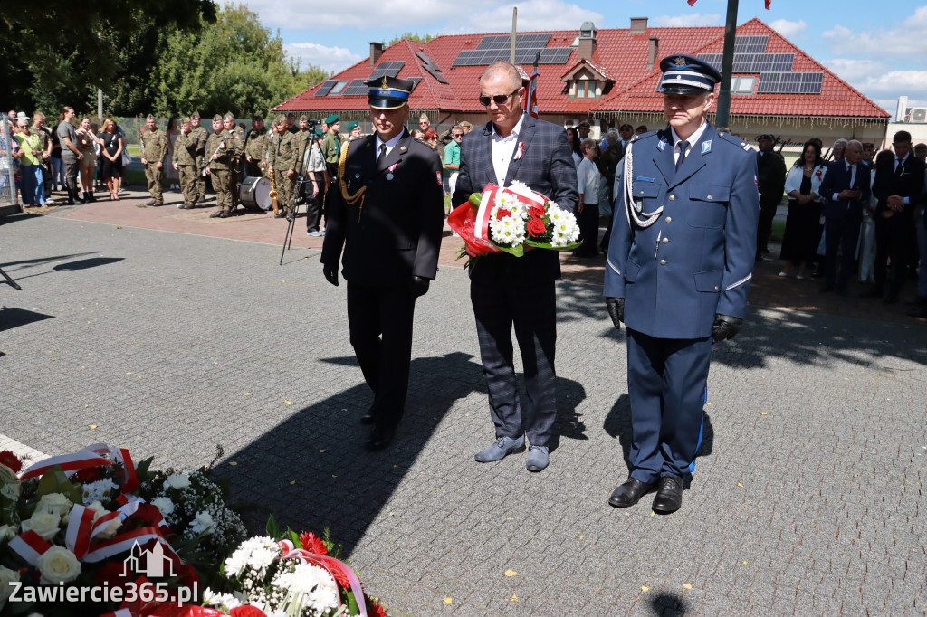 Fotorelacja I: Powiatowe Obchody Święta Wojska Polskiego w Porębie