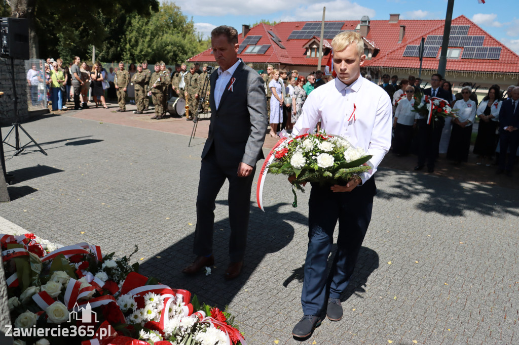 Fotorelacja I: Powiatowe Obchody Święta Wojska Polskiego w Porębie