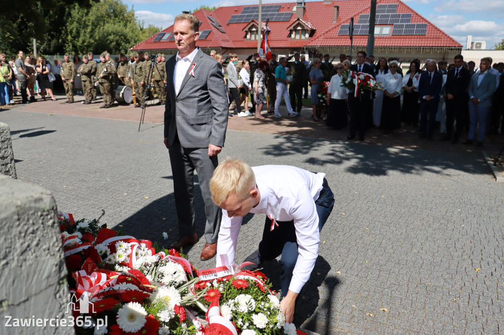 Fotorelacja I: Powiatowe Obchody Święta Wojska Polskiego w Porębie