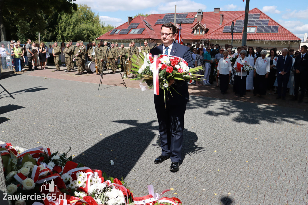 Fotorelacja I: Powiatowe Obchody Święta Wojska Polskiego w Porębie