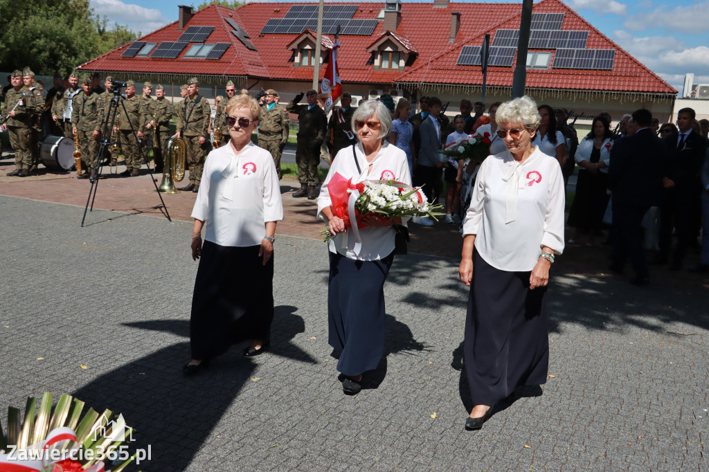 Fotorelacja I: Powiatowe Obchody Święta Wojska Polskiego w Porębie
