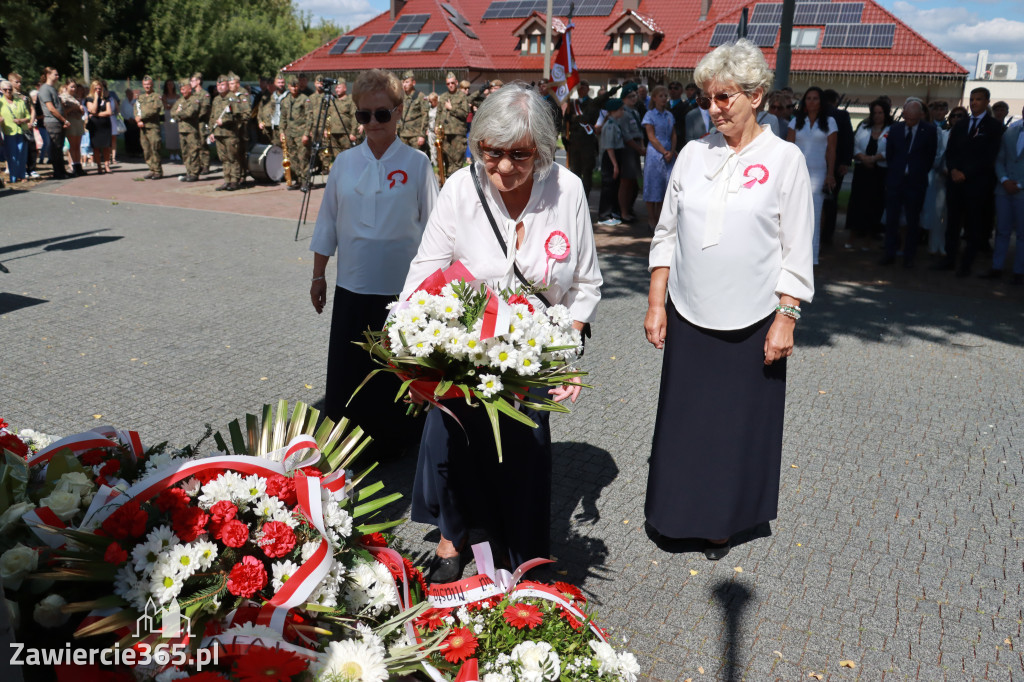Fotorelacja I: Powiatowe Obchody Święta Wojska Polskiego w Porębie