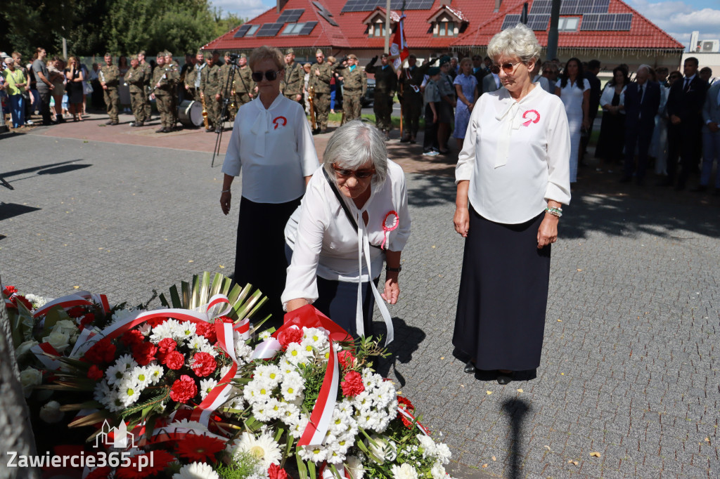 Fotorelacja I: Powiatowe Obchody Święta Wojska Polskiego w Porębie
