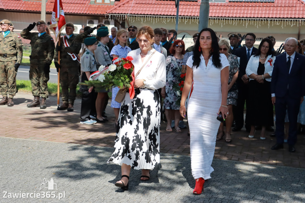 Fotorelacja I: Powiatowe Obchody Święta Wojska Polskiego w Porębie