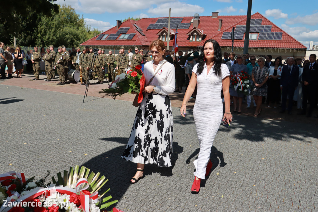 Fotorelacja I: Powiatowe Obchody Święta Wojska Polskiego w Porębie