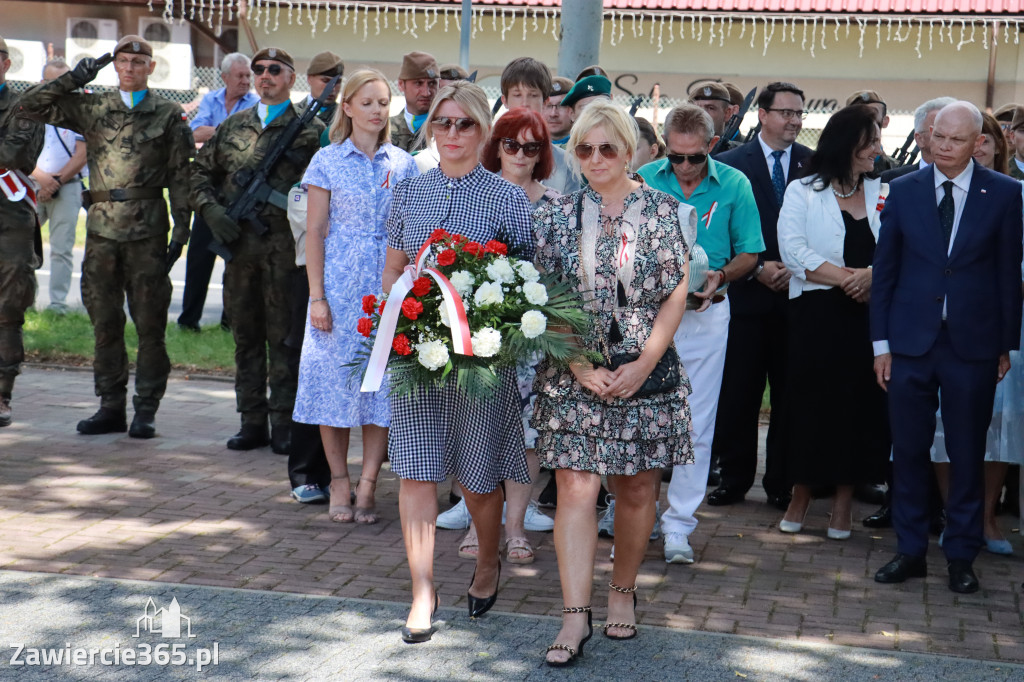 Fotorelacja I: Powiatowe Obchody Święta Wojska Polskiego w Porębie
