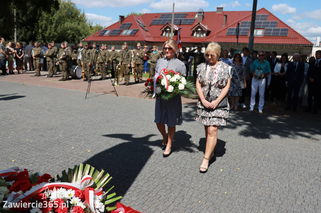 Fotorelacja I: Powiatowe Obchody Święta Wojska Polskiego w Porębie